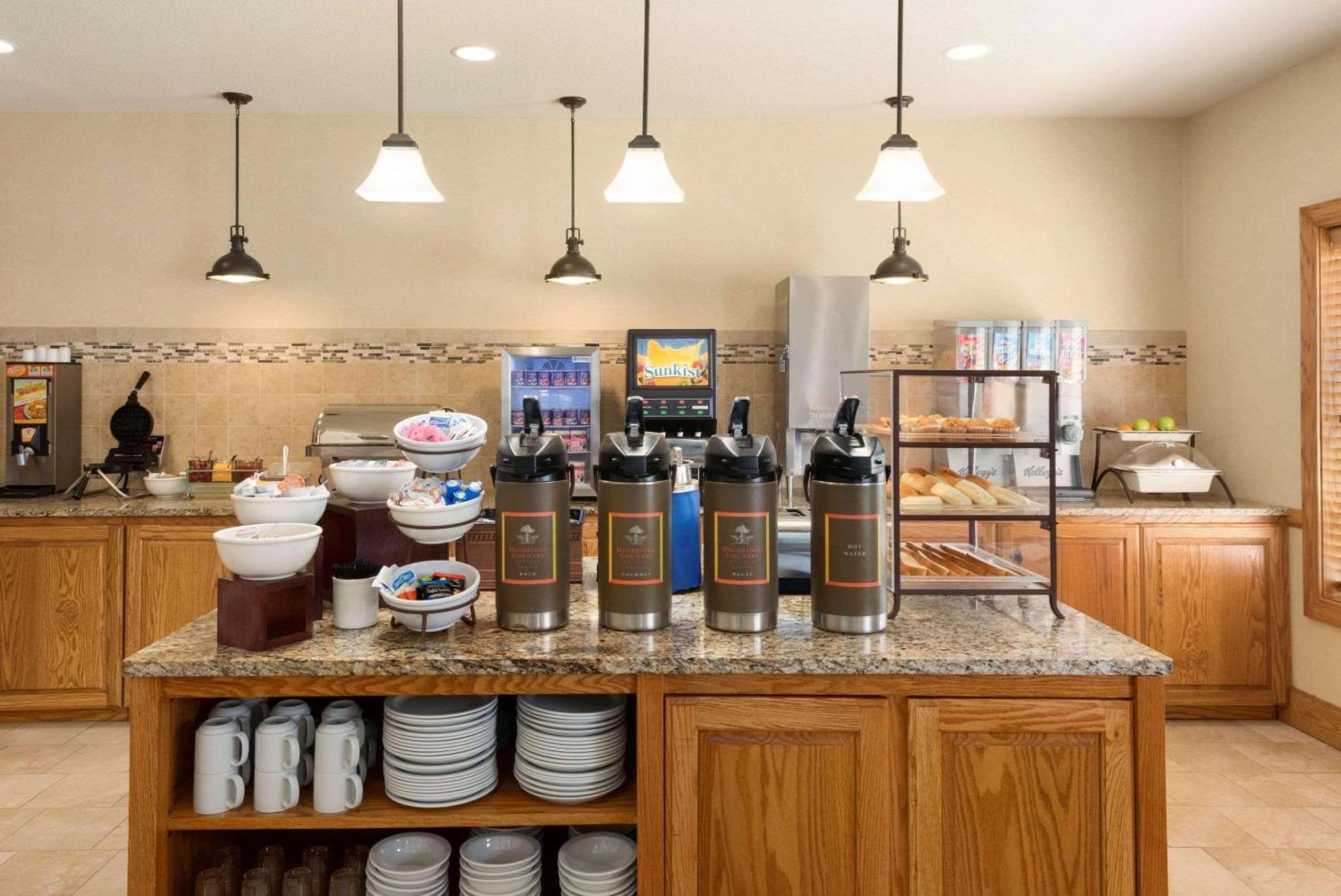 Country Inn & Suites By Radisson, Davenport - Quad Cities Εξωτερικό φωτογραφία