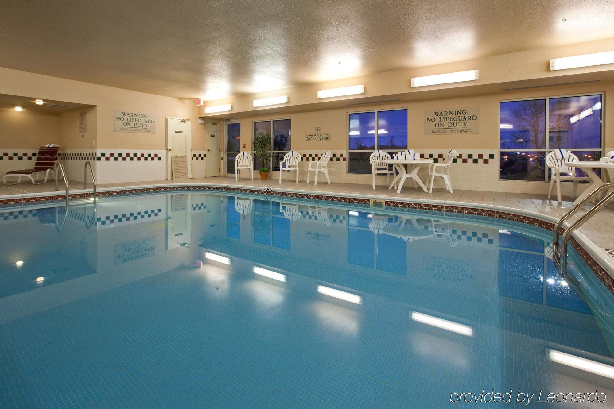 Country Inn & Suites By Radisson, Davenport - Quad Cities Ανέσεις φωτογραφία