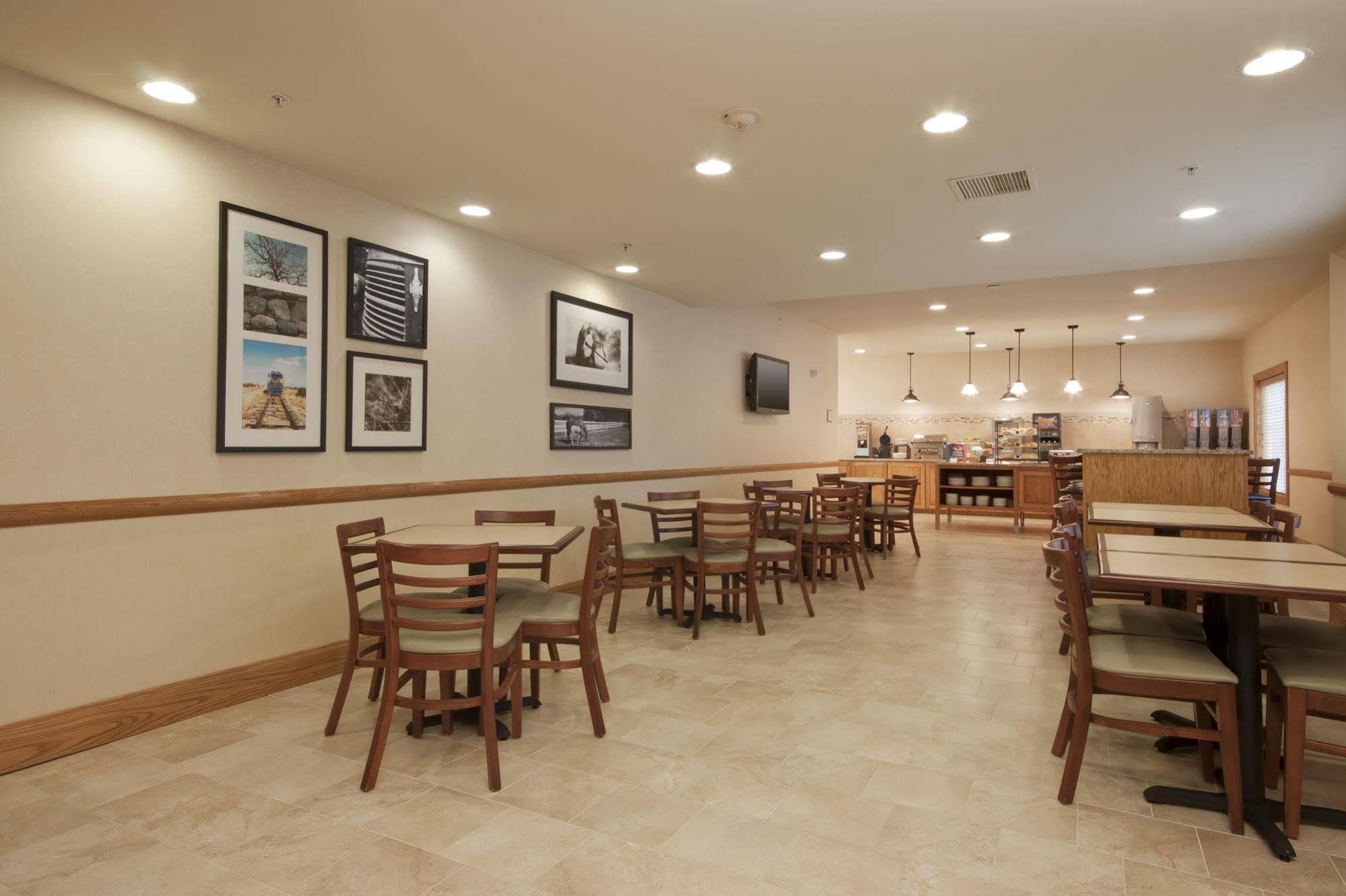 Country Inn & Suites By Radisson, Davenport - Quad Cities Εξωτερικό φωτογραφία